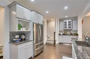 702 England Rd, Cranberry Township, PA 16066 - Photo 12