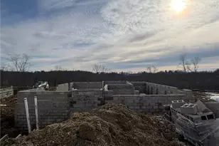 140 Victoria Dr, Moon/Crescent Twp, PA 15108 - Photo 2