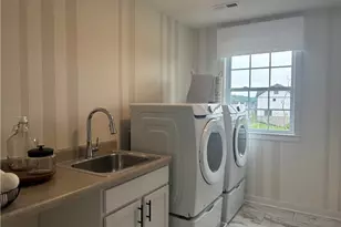 140 Victoria Dr, Moon/Crescent Twp, PA 15108 - Photo 16