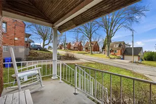 126 Leon Rd, Green Tree, PA 15220 - Photo 4