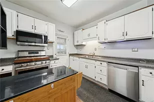 1514 Poplar St, South Greensburg Boro, PA 15601 - Photo 14