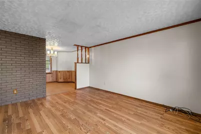 5158 Elmwood Dr, Pittsburgh, PA 15227 - Photo 8