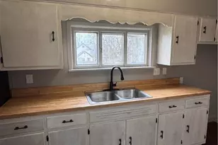 504 Emerson Ave, Farrell, PA 16121 - Photo 16