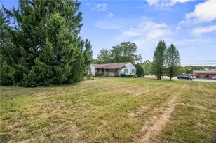 39 S Buhl Farm Dr, Hermitage, PA 16148 - Photo 4