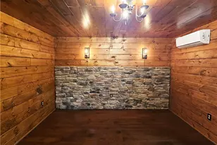 920 Abbott St, Derry Township, PA 15650 - Photo 18