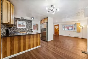 910 Colonial Manor Rd, North Huntingdon, PA 15642 - Photo 10