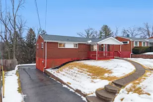 910 Colonial Manor Rd, North Huntingdon, PA 15642 - Photo 2