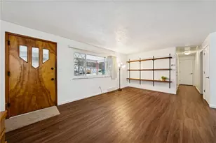 910 Colonial Manor Rd, North Huntingdon, PA 15642 - Photo 6