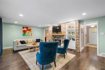 2455 Berkshire Dr, Pittsburgh, PA 15241 - Photo 4