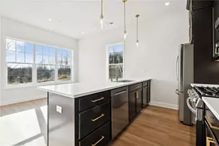 2215 Lebanon Dr, Elizabeth Twp/Boro, PA 15135 - Photo 10