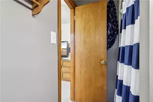 422 Mifflin St, West Mifflin, PA 15122 - Photo 26