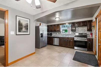 422 Mifflin St, West Mifflin, PA 15122 - Photo 2