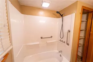 199 Spruce St, Mount Pleasant Township, PA 15666 - Photo 20