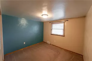 199 Spruce St, Mount Pleasant Township, PA 15666 - Photo 12