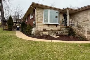 2201 Parklyn St, Pittsburgh, PA 15234 - Photo 2