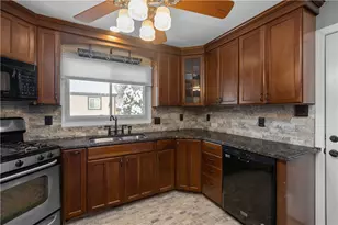 2201 Parklyn St, Pittsburgh, PA 15234 - Photo 10