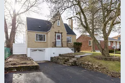 415 Charlotte Dr, Pittsburgh, PA 15236 - Photo 1