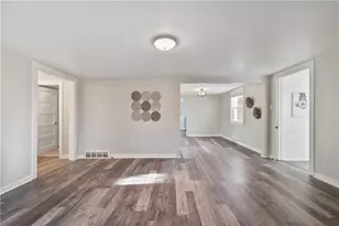 2625 Oakhill Dr, South Park, PA 15129 - Photo 6