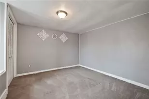 2625 Oakhill Dr, South Park, PA 15129 - Photo 10