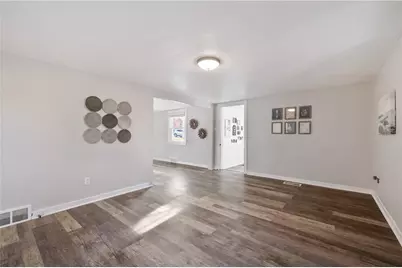 2625 Oakhill Dr, South Park, PA 15129 - Photo 8