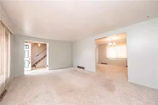 209 Video Dr, Munhall, PA 15120 - Photo 10