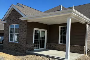 109 Independence Dr, Jefferson Township, PA 16023 - Photo 2