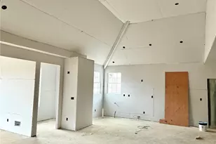 109 Independence Dr, Jefferson Township, PA 16023 - Photo 4