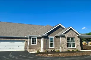 109 Independence Dr, Jefferson Township, PA 16023 - Photo 4