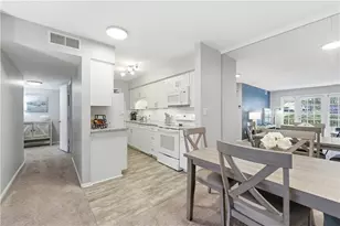 1110 Chatham Park Dr, Scott Township, PA 15216 - Photo 8