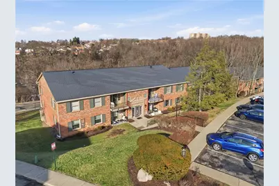 1110 Chatham Park Dr #E, Scott Township, PA 15216 - Photo 2