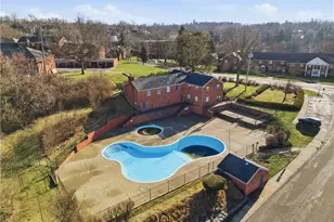 1110 Chatham Park Dr, Scott Township, PA 15216 - Photo 26