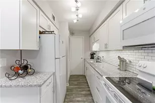 1110 Chatham Park Dr, Scott Township, PA 15216 - Photo 32