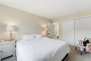 1110 Chatham Park Dr, Scott Township, PA 15216 - Photo 16