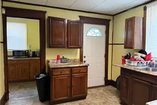 304 Spruce Ave, Sharon, PA 16146 - Photo 8