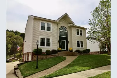120 Windsor Ct, Cranberry Township, PA 16066 - Photo 2