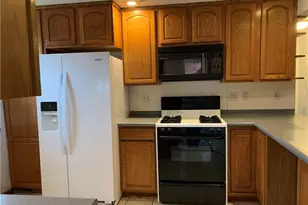 2660 Glenny Ln, West Mifflin, PA 15122 - Photo 2