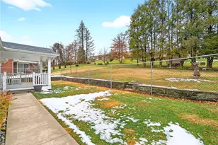 660 Circle Dr, Rostraver, PA 15012 - Photo 40
