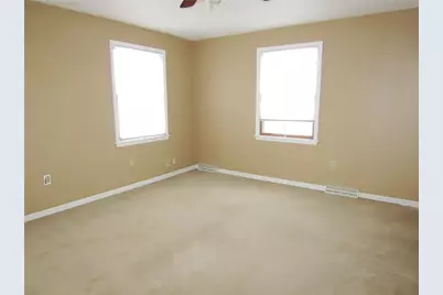 165 Oakdale Dr, Zelienople, PA 16063 - Photo 38