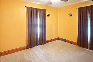 231 E Meyer Ave, New Castle, PA 16105 - Photo 16