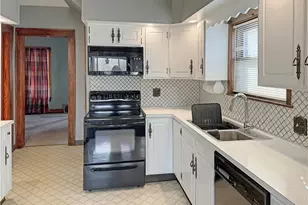 231 E Meyer Ave, New Castle, PA 16105 - Photo 8