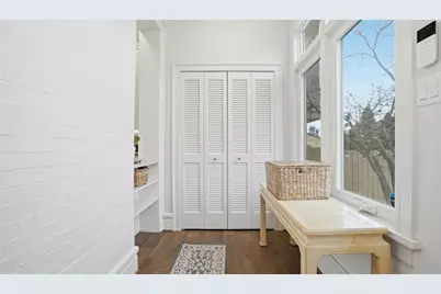 424 S Pacific Ave, Friendship Park, PA 15224 - Photo 16