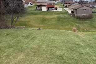 130 Crescent Dr, Canton Township, PA 15301 - Photo 4