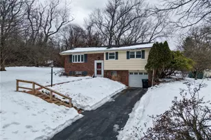 2962 Manorview Cir, Hampton, PA 15101 - Photo 2