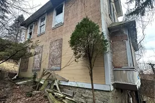 627 Chester Ave, Pittsburgh, PA 15214 - Photo 2