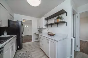 320 Calderwood Ave, Ross Twp, PA 15202 - Photo 6