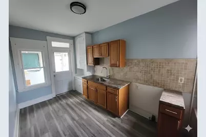 703 French St, Farrell, PA 16121 - Photo 4