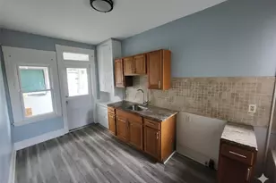 703 French St, Farrell, PA 16121 - Photo 4