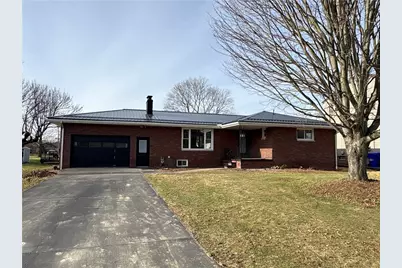 215 Martin Ave, Ellport, PA 16117 - Photo 1