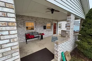 210 Carson St, Springdale Township, PA 15144 - Photo 4