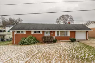 136 Joanne Dr, Latrobe, PA 15650 - Photo 2
